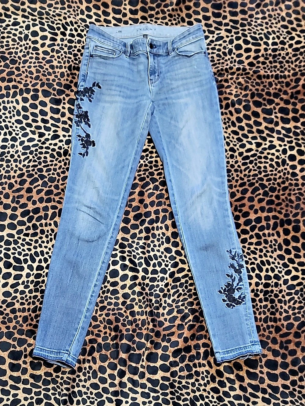 White House Black Market Floral Skinny Jeans in Blue Size 00